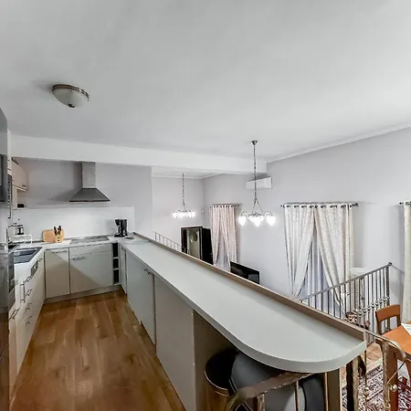 President Center Kovacska 公寓